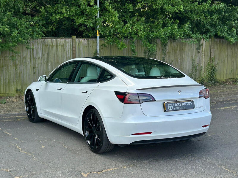 TESLA MODEL 3